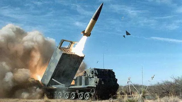 Britania do të dërgojë raketa me rreze të gjatë në Ukrainë 