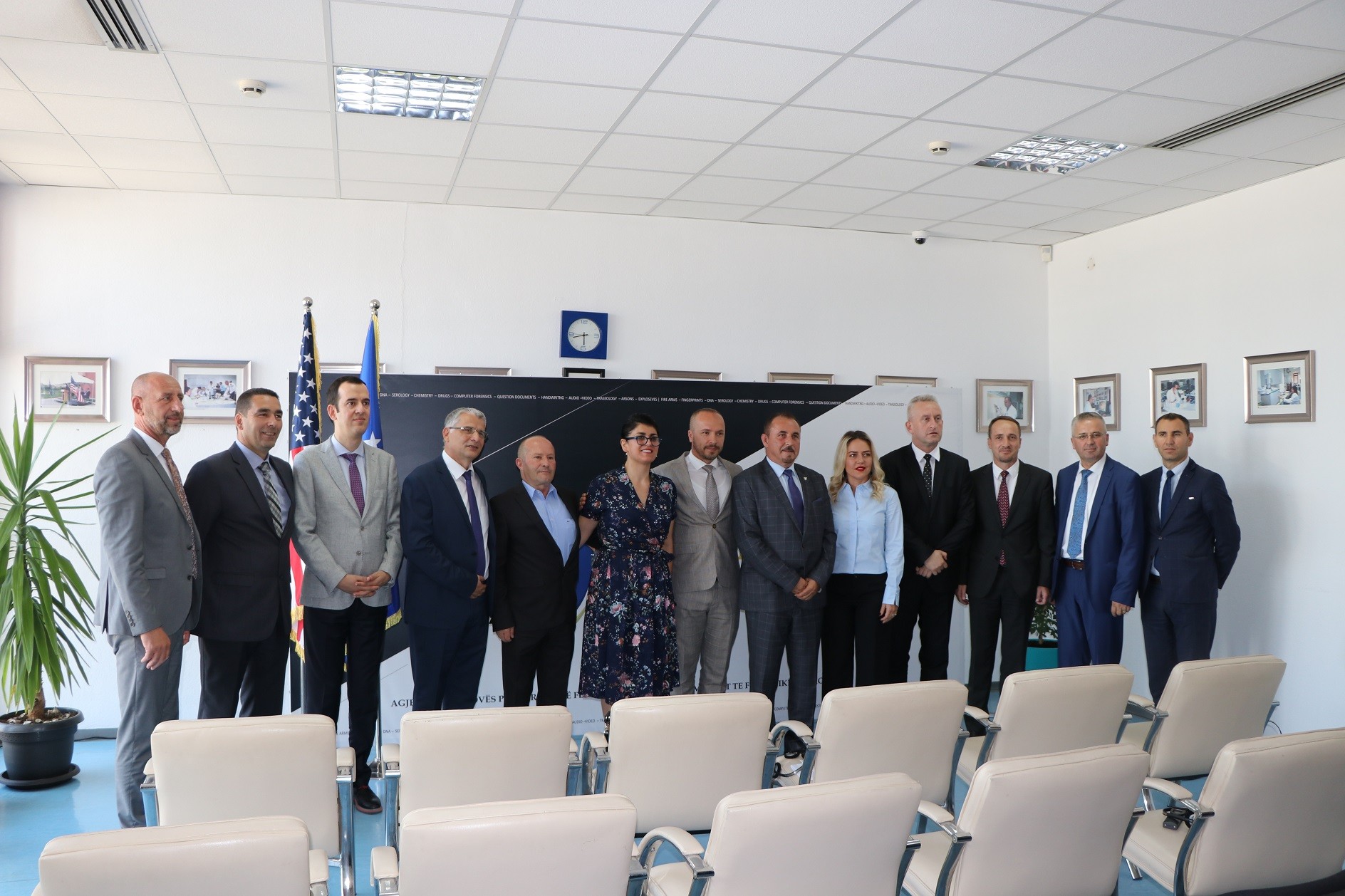 Agjencia e Kosovës për Forenzikë pranoi certifikatën e Ri-akreditimit të Laboratorëve