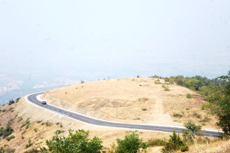Thaçi përuroi rrugën e asfaltuar në Leskovec të Prizrenit