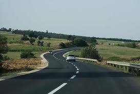 Kosova ka dy mijë kilometra rrugë