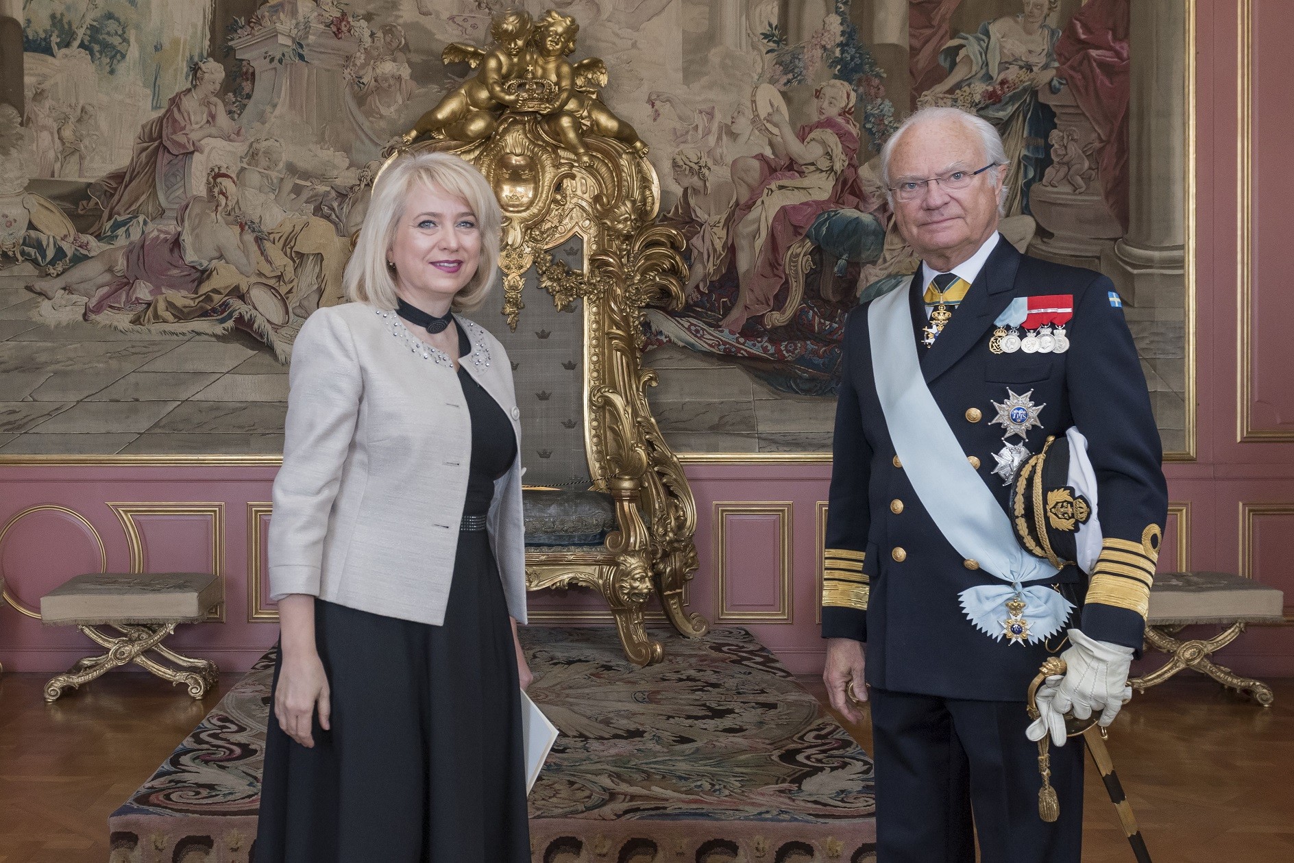 Ambasadorja Geci Sherifi dorëzoi kredencialet te Mbreti Suedisë  