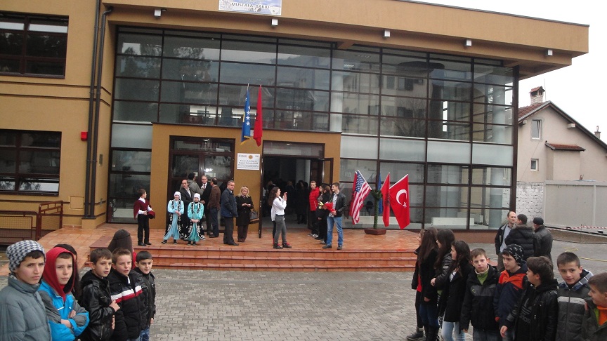 Të hetohen rastet e punësimeve të parregullta në shkollat e Prizrenit
