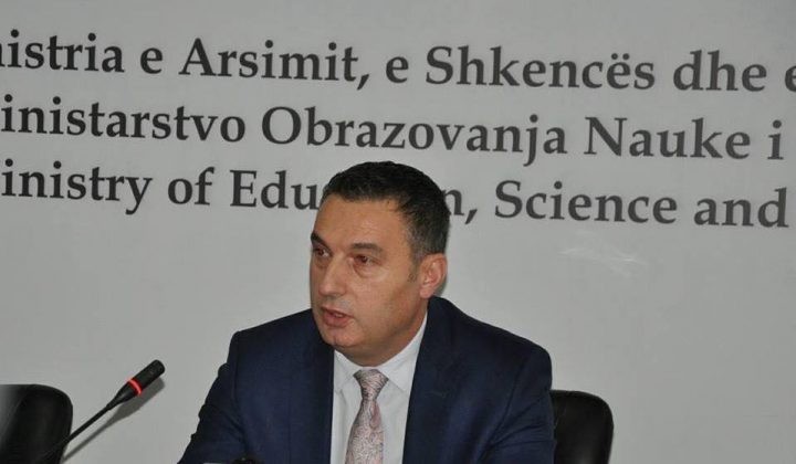 Arsimtarët në grevë, ministri Bytyqi i zënë me punësimin e familjarëve të gruas së tij
