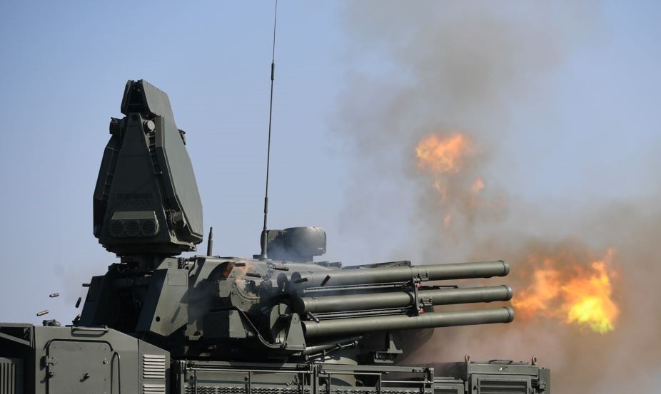 Serbia blen sërish armatime nga Rusia me gjithë kërcënimet për sanksione 