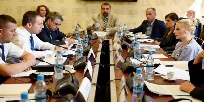 Ministri Reqica dhe Ministrja Hoxha raportojnë para Komisioneve parlamentare