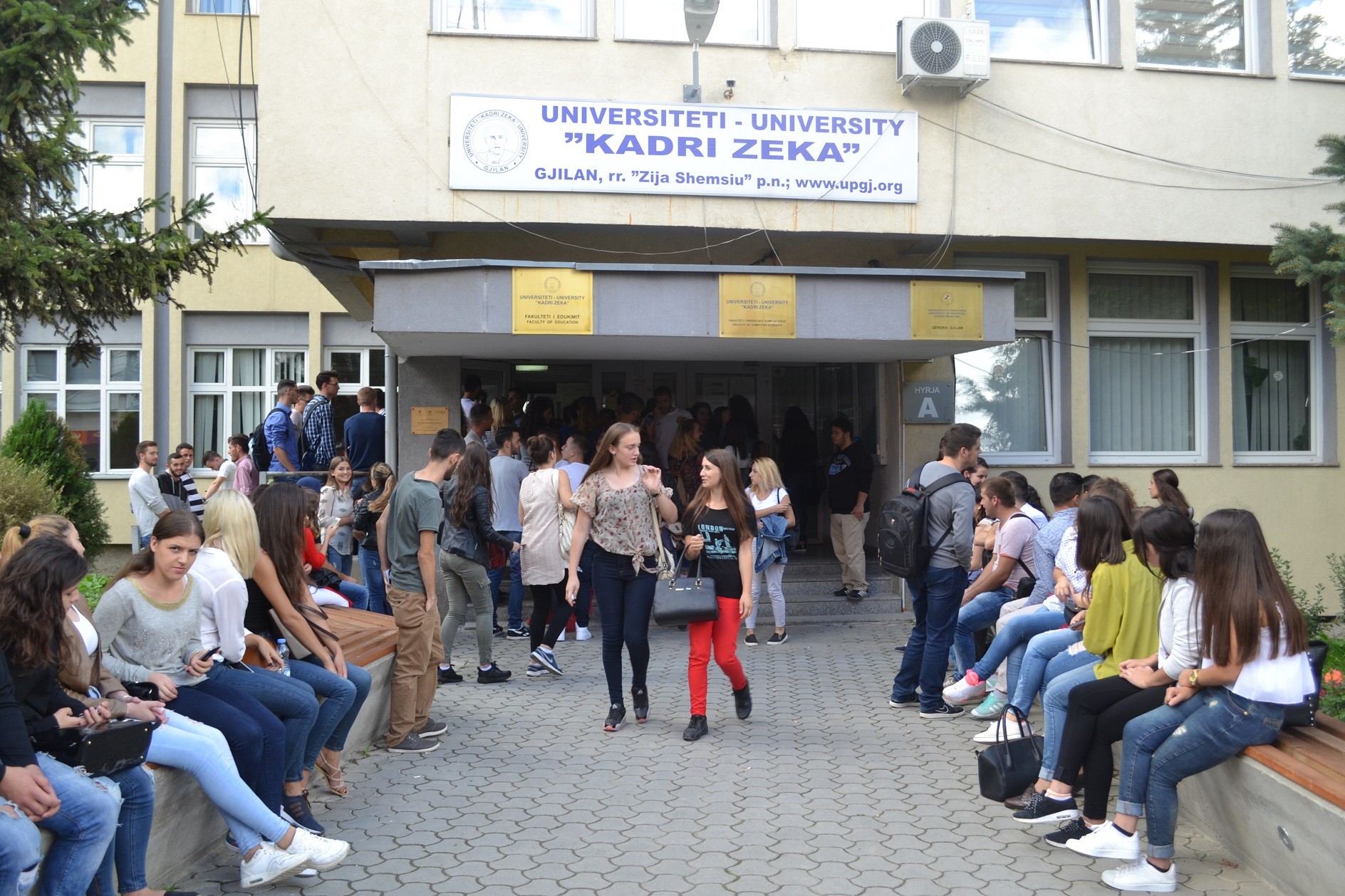 Interesim i madh i aplikuesëve për tu regjistruar në Universitetin e Gjilanit