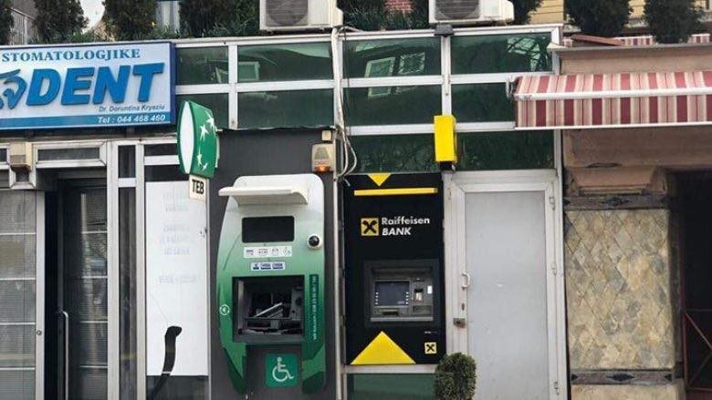 Shoqata e Bankave dënon sulmin ndaj bankomatit të bankës  
