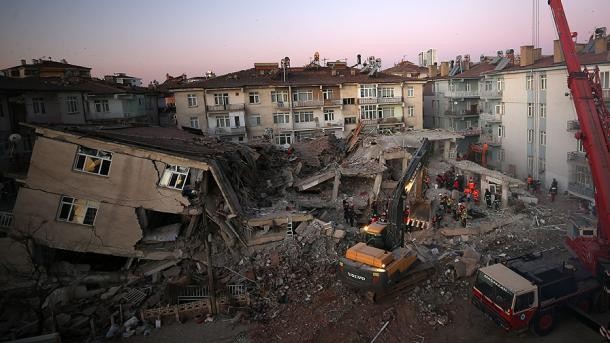 Rritet numri i viktimave tërmeti në Turqi