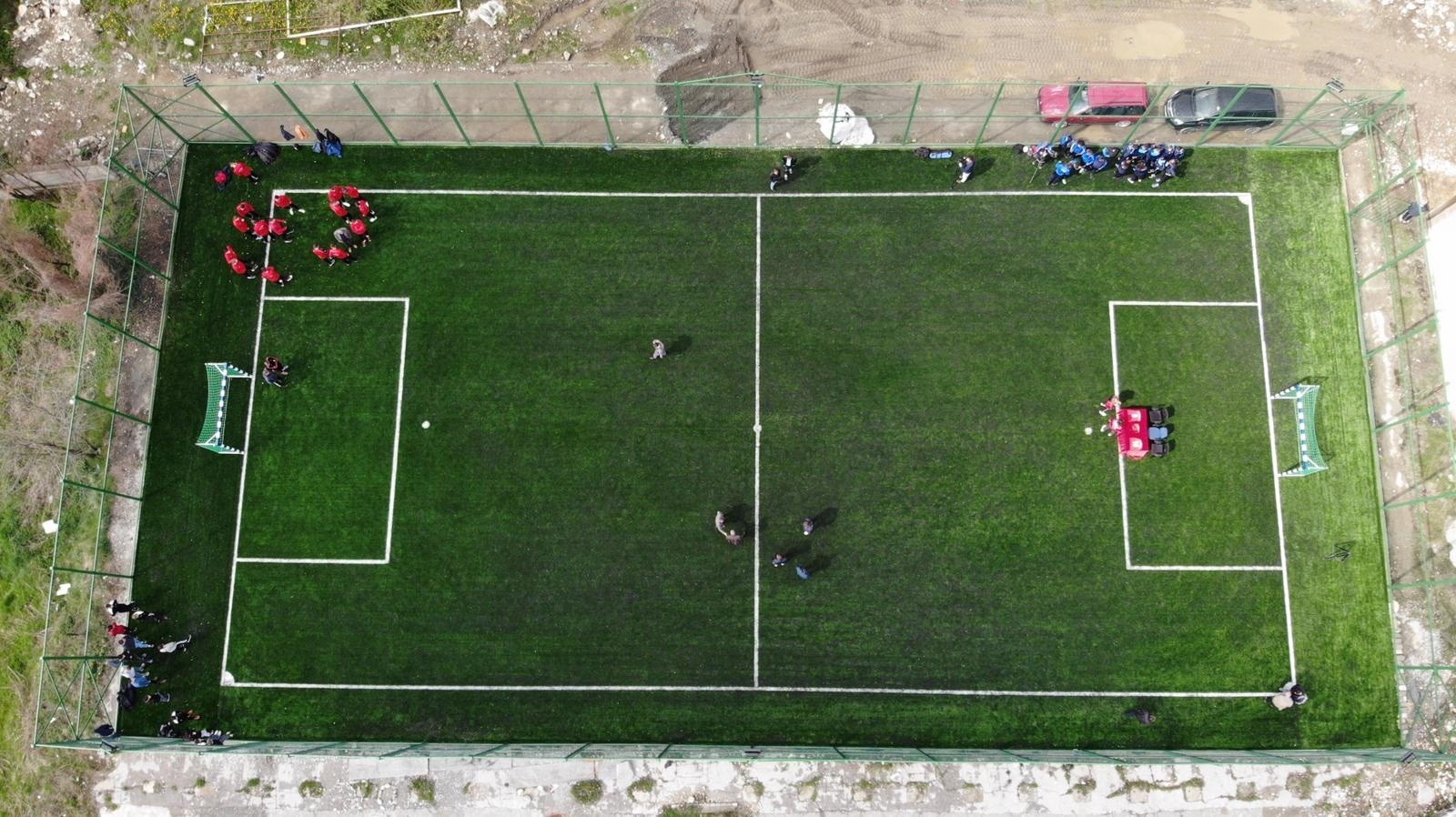 Përurohet terreni sportiv në Kaçanik 
