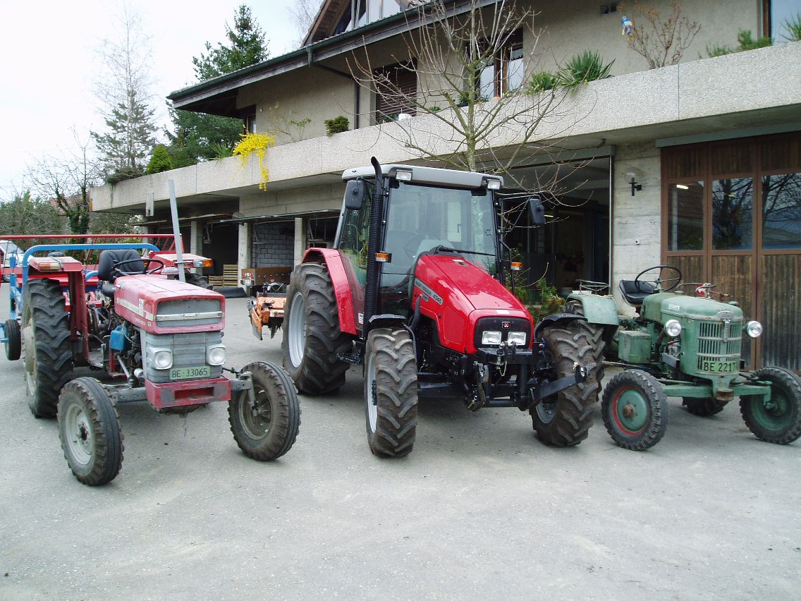 Ngasësit e traktorëve t'i përmbahen sigurisë se komunikacionit