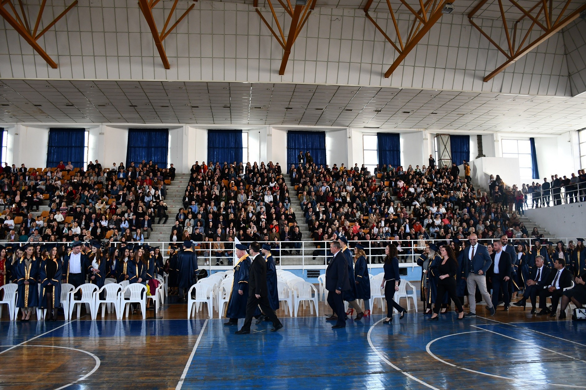 Universiteti i Gjilanit mban ceremoninë e diplomimit të studentëve