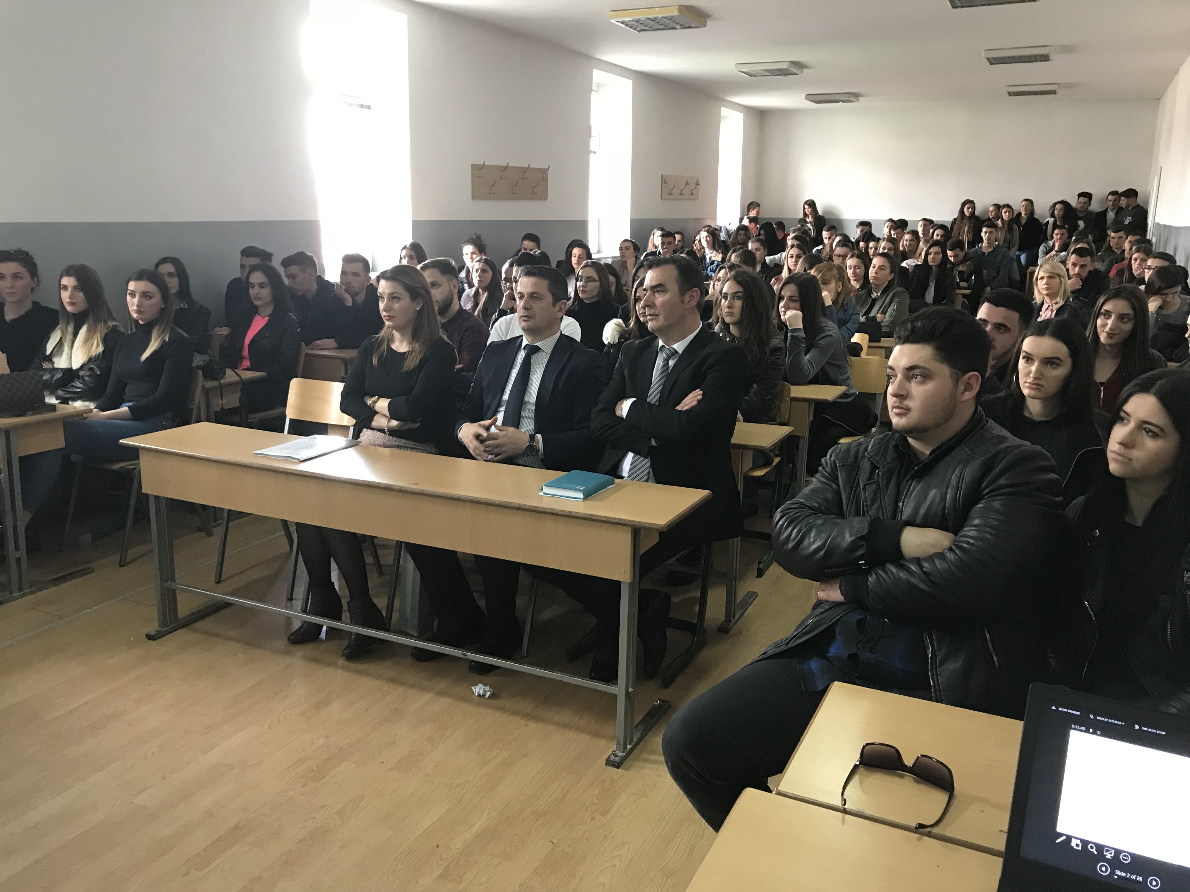 ATK mban ligjëratë para studentëve të Universitetit të Pejës