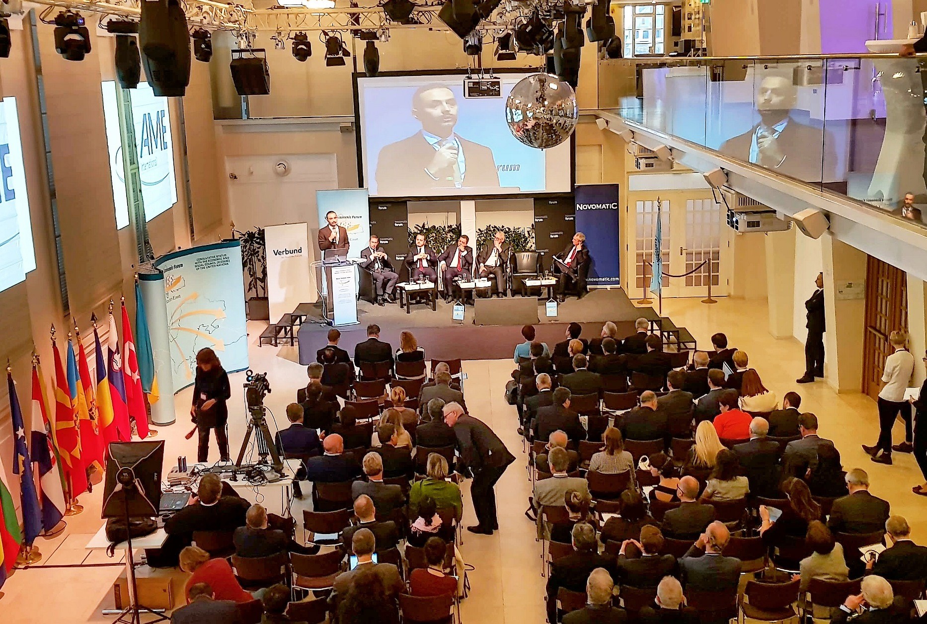 Ministri Lluka mori pjesë në Forumin Ekonomik të Vjenë