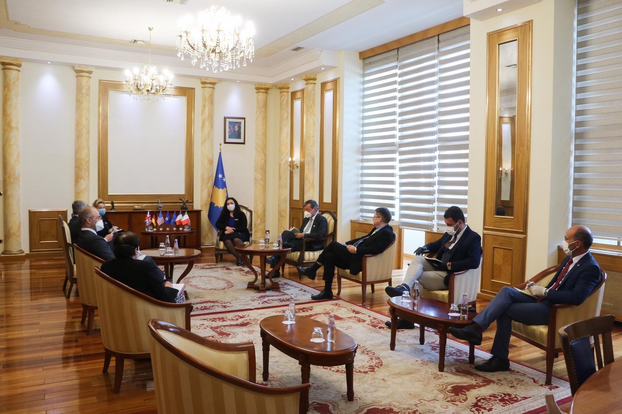 Osmani i njofton ambasadorët e Kuintit për respektimin e Gjykatës Kushtetuese