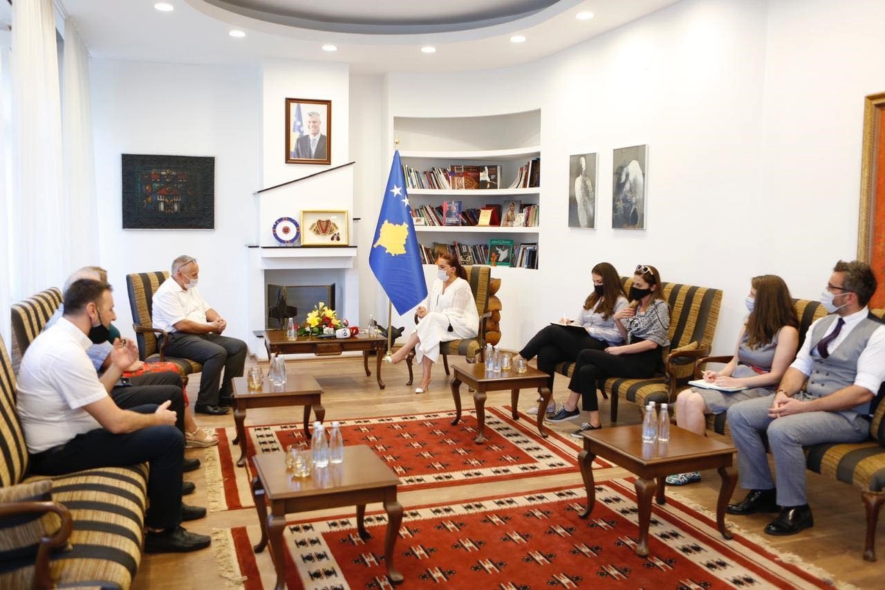MKRS nënshkruan memorandum me Institutin Albanologjik të Prishtinës  