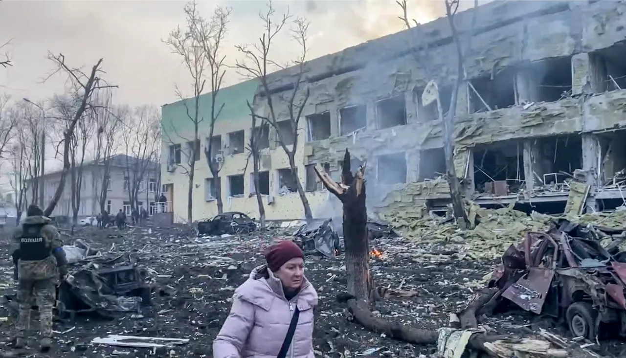 Ukriana: Rusia po kryen gjenocid në Mariupol, 20 mijë civilë të vrarë