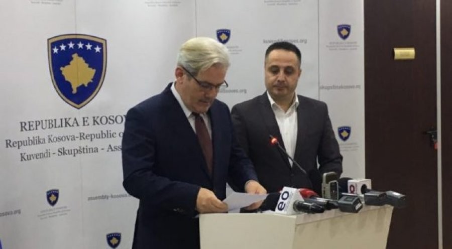 Sveçla dhe Selmanaj ushtrojnë padi ndaj Kryesisë së Kuvendit të Kosovës