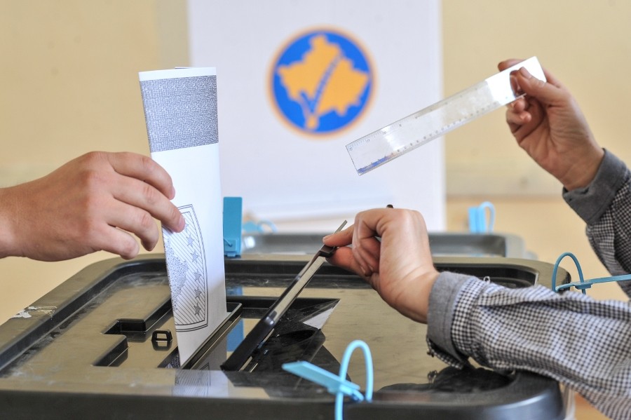 Ne Kosovë votojnë 47 për qind të qytetarëve