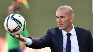 Zidane rinovon kontratën me Realin e Madridit