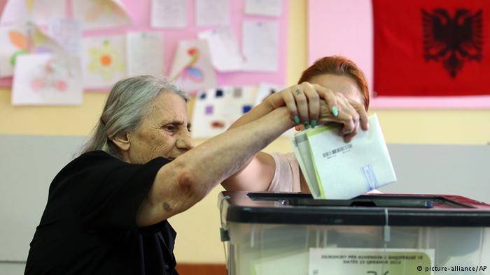 Zgjedhjet në Shqipëri, zgjatet orari i votimeve